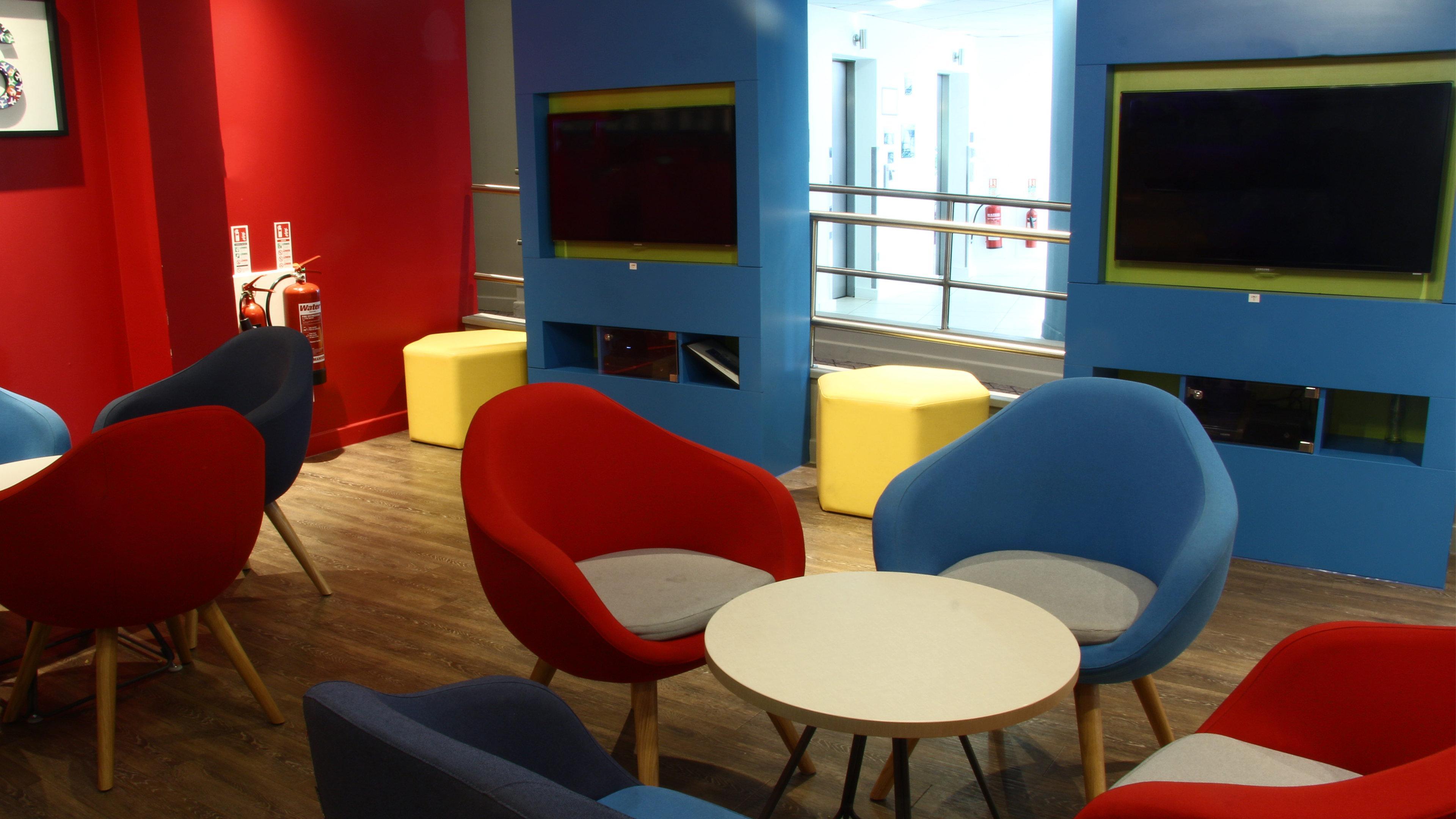 Holiday Inn Express London Stansted Airport By Ihg Stansted Mountfitchet Buitenkant foto