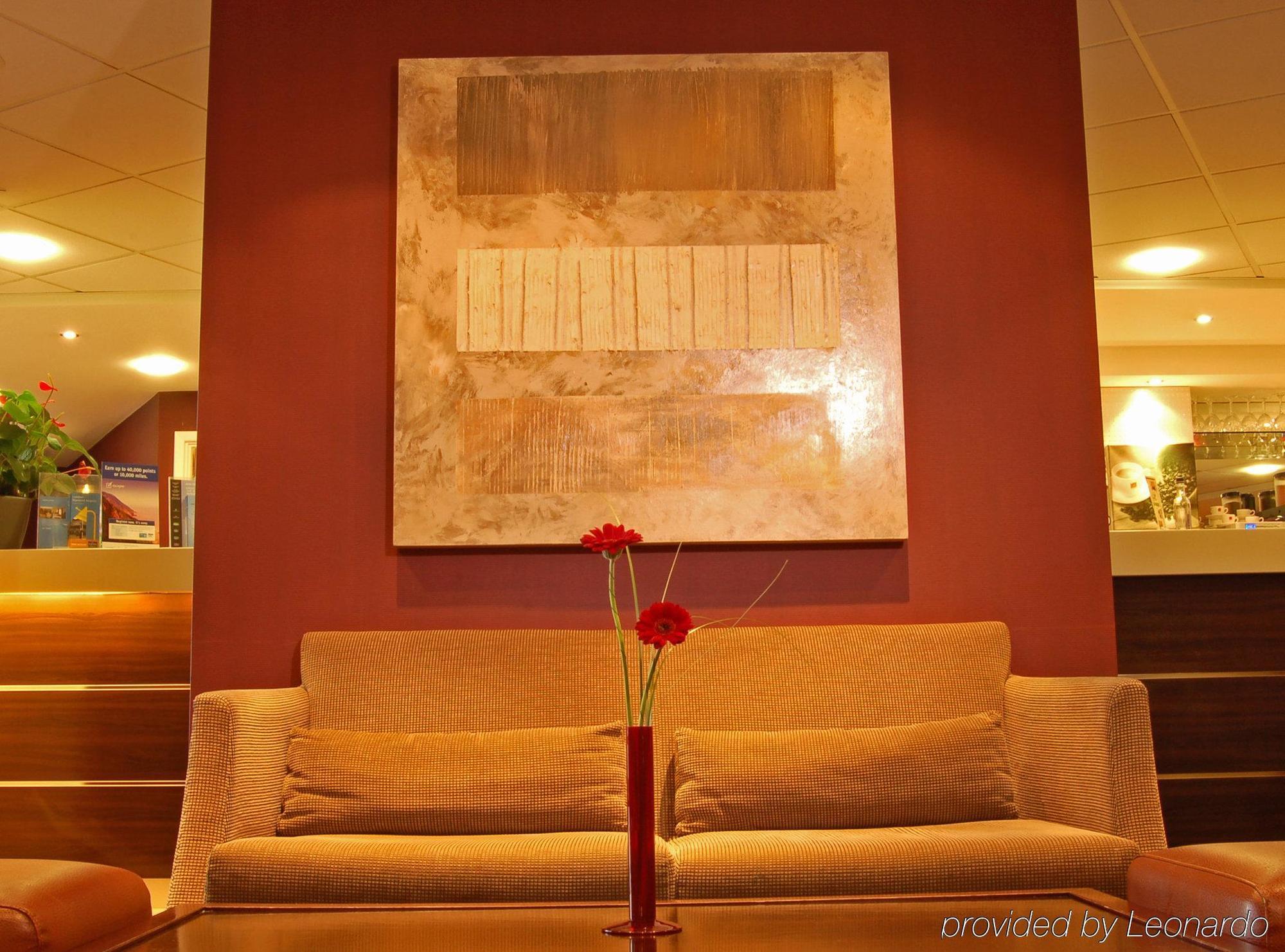 Holiday Inn Express London Stansted Airport By Ihg Stansted Mountfitchet Buitenkant foto