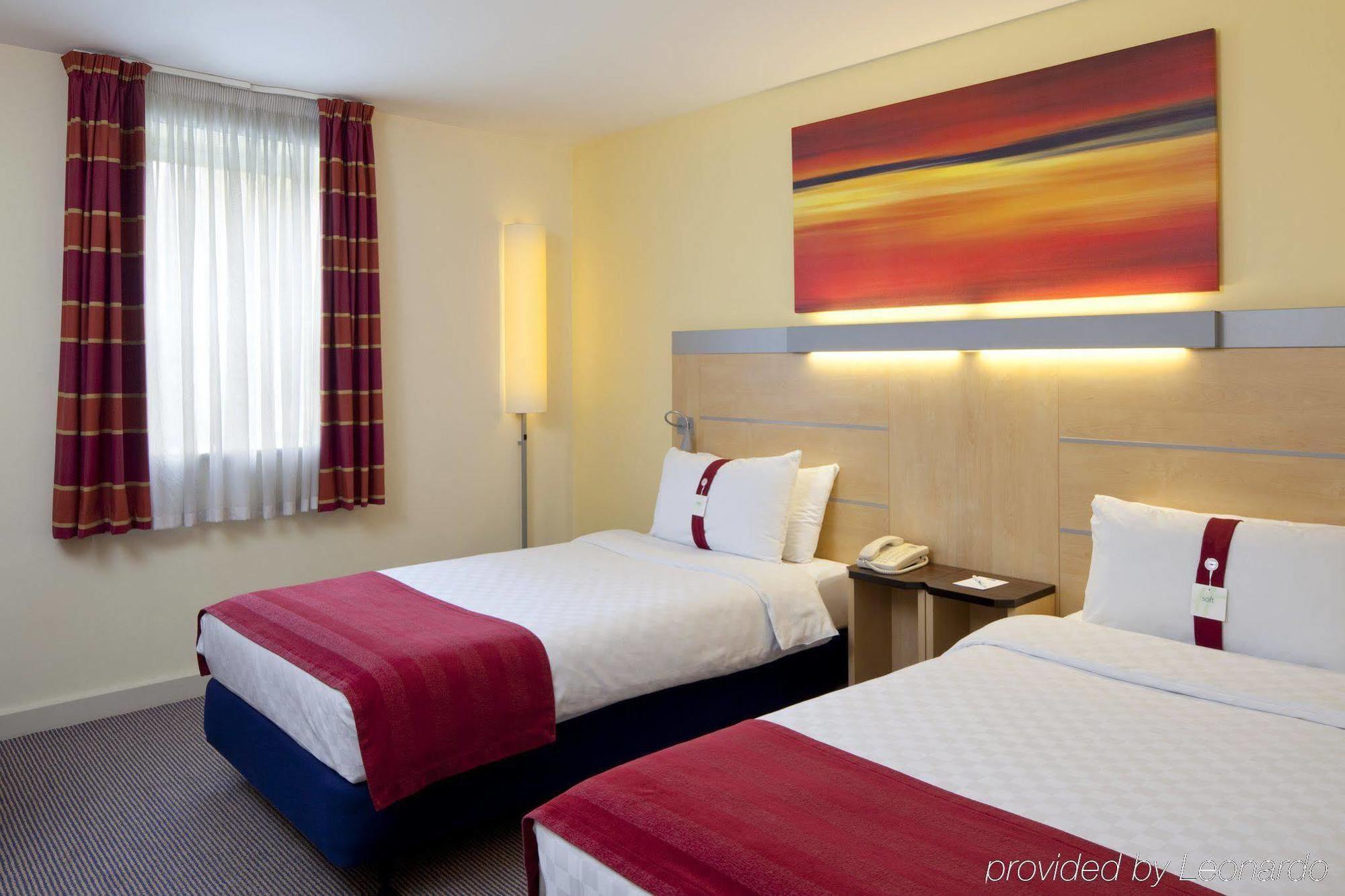 Holiday Inn Express London Stansted Airport, An Ihg Hotel Stansted Mountfitchet Kamer foto